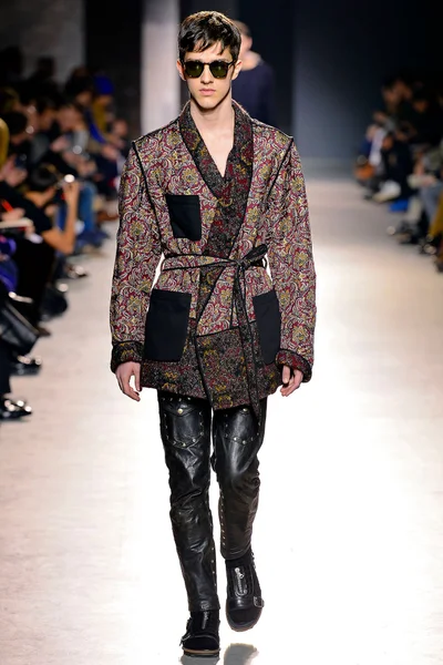 Look 1